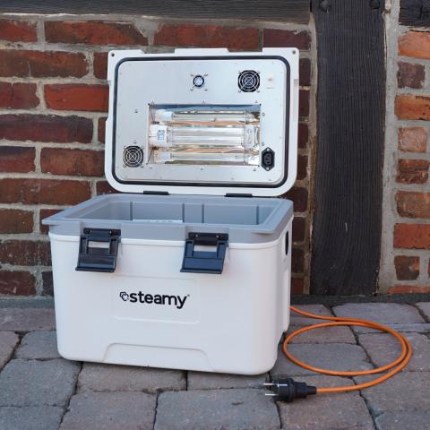 Mobile Desinfektion mit der UV-Ozon-Box Steamy